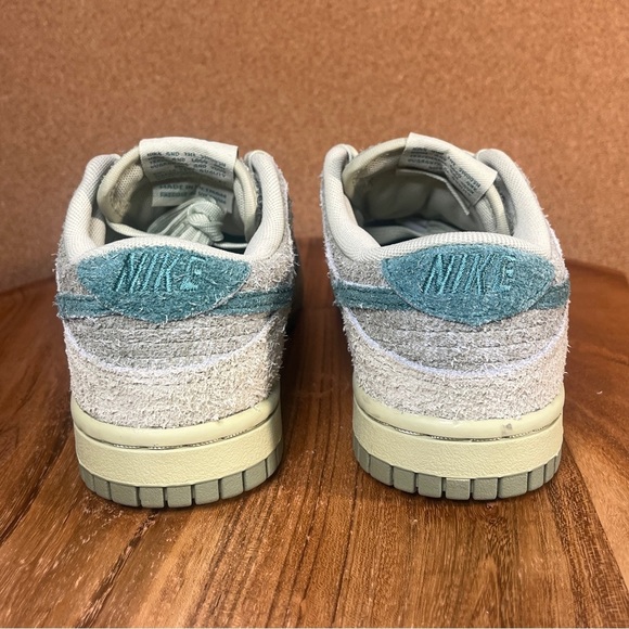 Nike
Dunks
'olive aura'
NWOT - Picture 9 of 13
